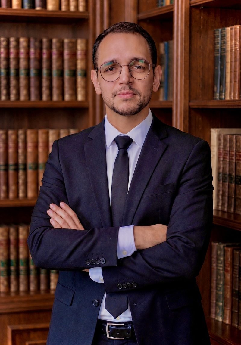 Rafael Russo Bastos Araújo, advogado especialista em Direito Público, Administrativo e Consumerista